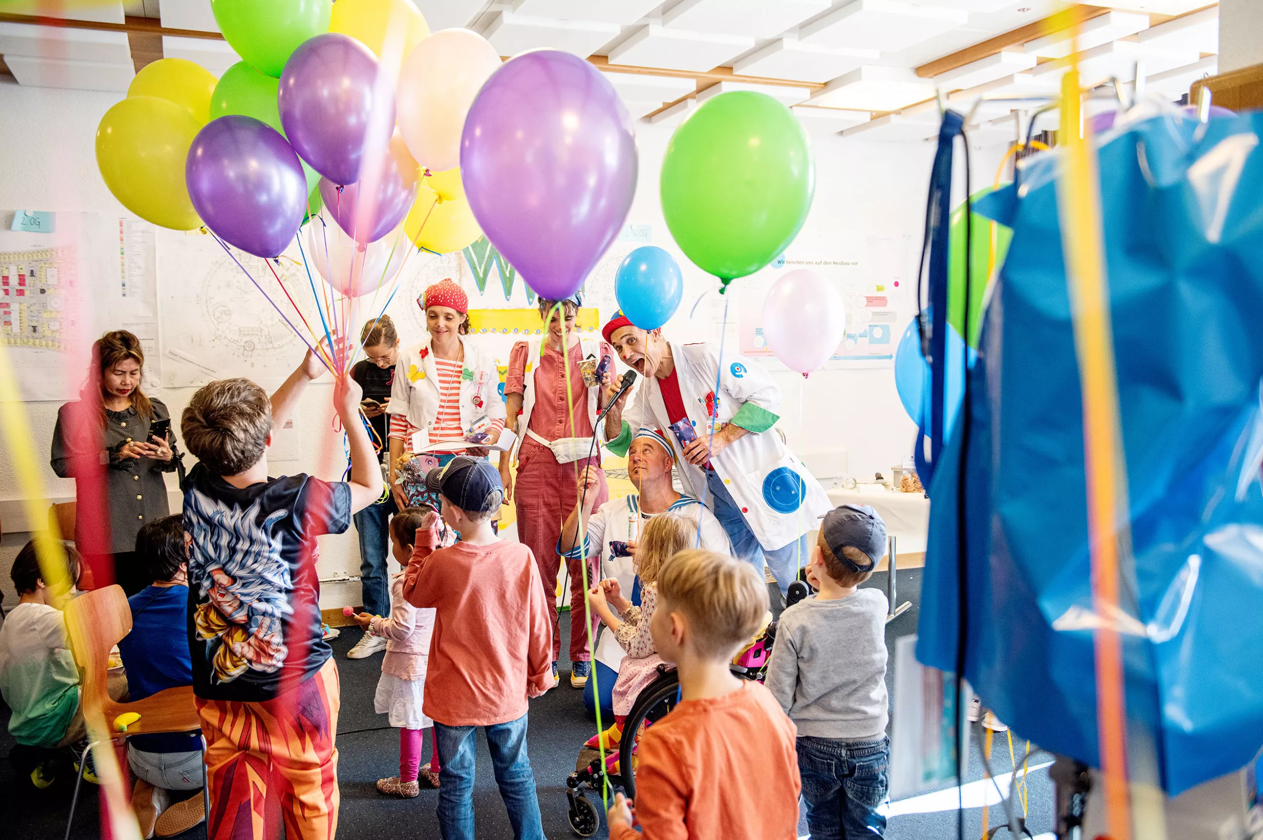 Geburtstagsparty für 5 Jahre Clowns im Kinderspital mit Flippa, Dada, Knopf und Giga